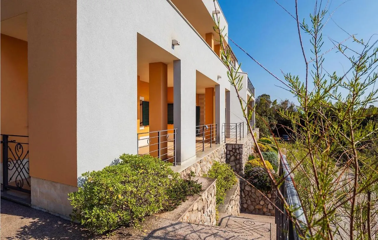 2 Bedroom Cozy Apartment In Mošćenička Draga