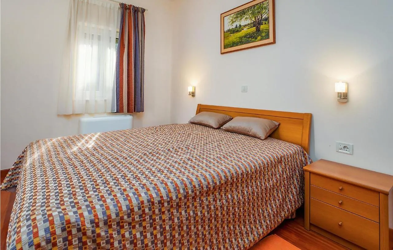 2 Bedroom Cozy Apartment In Mošćenička Draga كرواتيا